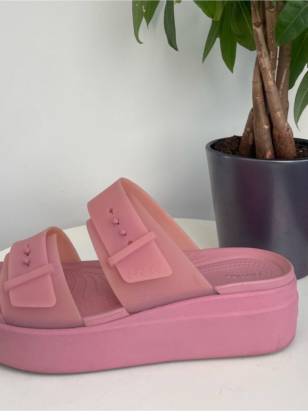 Women Size 9 Crocs Lite Ride Brooklyn Buckle Low Wedge Sandals Clog